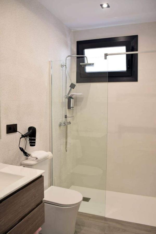 Alojamientos Lola, Suite Con Jacuzzi Беналуп Касас Виехас Екстериор снимка